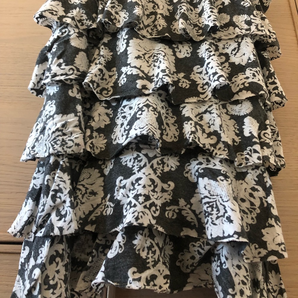Forever 21 Ruffle Tank - Picture 3 of 8